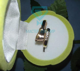 Женское кольцо с бриллиантами детская ножка на заказ